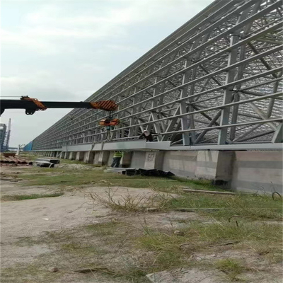 Khung kính nhẹ sơn màu xám trung 100-300m Kết cấu giàn thép uốn