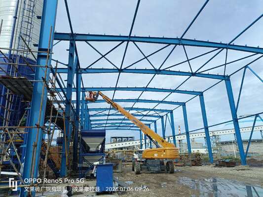 Cấu trúc mái nhà kho được sơn hoặc mạ galvanized khung thép chiều cao tùy chỉnh được thiết kế cho các hoạt động lưu trữ công nghiệp