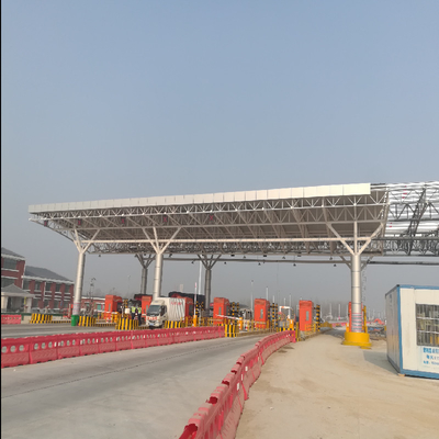 Q235B Toll Plaza Xây dựng Canopy Uốn uốn Lắp đặt Quilk mạ kẽm
