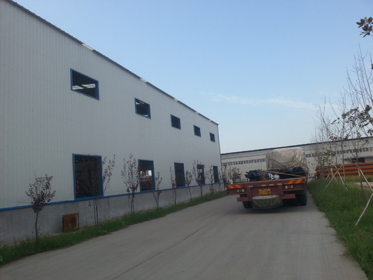 Q235 Nhà kho bằng kim loại Prefab Kết cấu mái bằng Thép PU H Dầm trắng