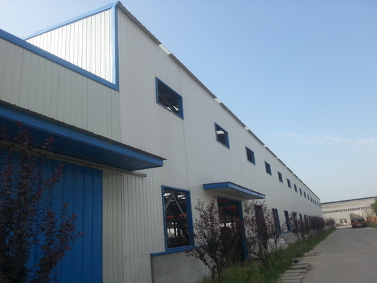 Q235 Nhà kho bằng kim loại Prefab Kết cấu mái bằng Thép PU H Dầm trắng