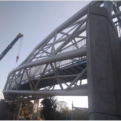 Khung giàn không gian đa dốc Giàn ống thép hàn 110m Xám