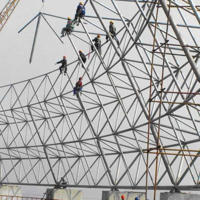 Tòa nhà tiền chế Cấu trúc khung không gian bằng thép nhẹ Q235 Mái tiếp cận cho sân vận động