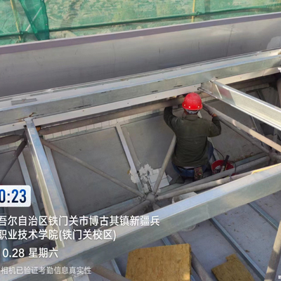 Q235 Cấu trúc khung thép kẽm Khả năng uốn cong lớn Màu xám