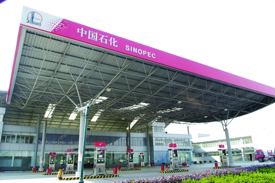 Các cấu trúc xây dựng khung thép nhẹ được chế tạo sẵn cho trạm xăng.