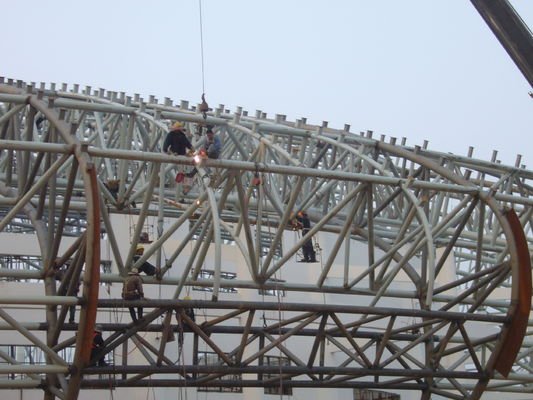 Giá xuất xưởng Giàn thép tiền chế nhẹ cho mái nhà bằng thép để xây dựng mái nhà sân vận động, mái nhà ga, hệ thống mái nhà ISO GB Thiết kế miễn phí