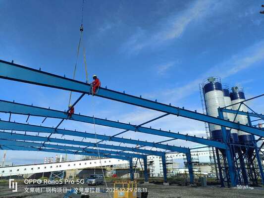 Cấu trúc mái nhà nhà kho Span tùy chỉnh được xây dựng để chịu được điều kiện tải tuyết biến đổi cho các giải pháp kho
